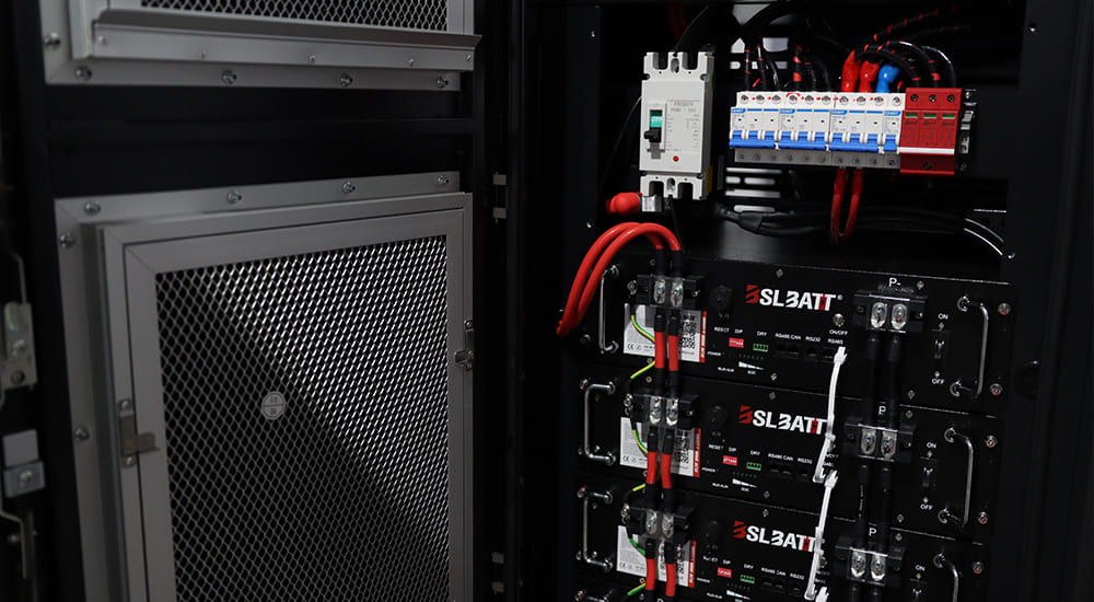 Solar batteries and inverters for home use (1)